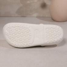 Sapatos, Sandálias, Chinelos, Vestuário de Verão para Mulheres para Uso Externo, Anti Derrapante para Uso Interno Doméstico, Sandálias e Chinelos de Banheiro Doméstico em Eva, Sandálias e Chinelos Macios, Confortáveis e Resistentes ao Desgaste para Mulheres, Acessórios DIY Artesanais