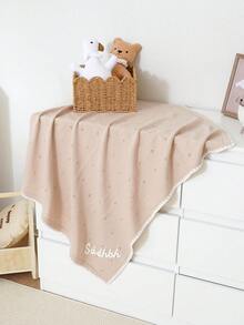 1 Stück handgefertigte, bestickter Name Kinder Gestrickte Decke mit dekorativer Wellenkante, geeignet für alle Jahreszeiten