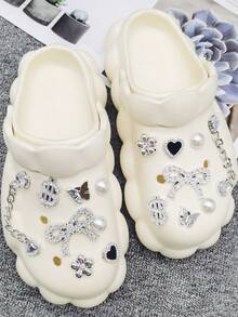 16 件 ABS 树脂银色奢华心形链鞋饰闪亮水钻蝴蝶结美元鞋装饰 DIY 可拆卸仿珠鞋配件多功能花蝴蝶鞋夹装饰适合女士凉鞋拖鞋沙滩包圣诞节万圣节情人节生日节日派对礼物（不含鞋子） - 彩色 - 查看 3