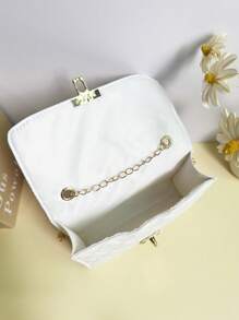 1pc Elegant White Diamond Grid Shoulder Bag, Minimalist White Diamond Pattern Design With Shiny Metal Lock And Chain, Chic & Romantic French Style, Soft Texture Diamond Grid White Handbag, Exudes Spring Fashion Vibe, Lightweight Crossbody Bag