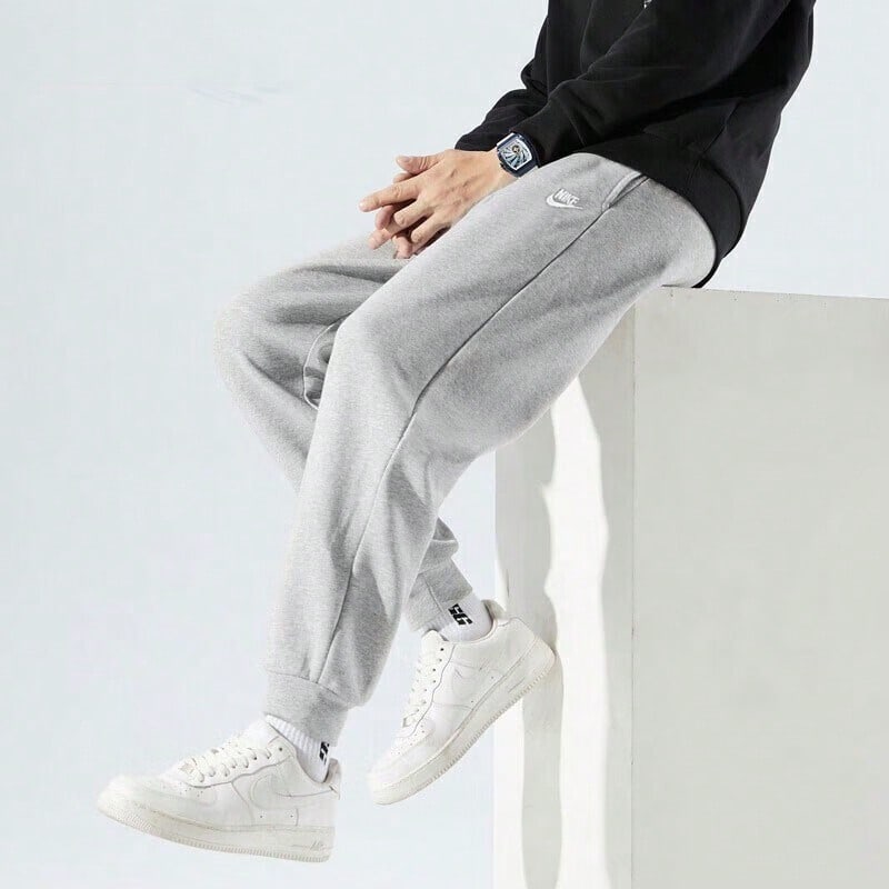 耐克男士训练裤，休闲舒适简约基础款锥形裤腿运动裤，BV2680-063 - 淺灰色 - 查看 1