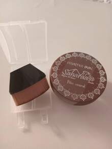 Kit de polvo translúcido de arroz, minimiza los poros y deja un efecto mate con brocha kabuki original incluida. Perfecto para sellar maquillaje, controlar el brillo y aportar suavidad a la piel. - Blanco - Ver 2