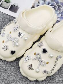 16 件 ABS 树脂银色奢华心形链鞋饰闪亮水钻蝴蝶结美元鞋装饰 DIY 可拆卸仿珠鞋配件多功能花蝴蝶鞋夹装饰适合女士凉鞋拖鞋沙滩包圣诞节万圣节情人节生日节日派对礼物（不含鞋子） - 彩色 - 查看 5