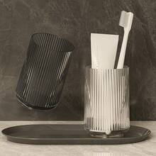 1 Cốc đựng bàn chải đánh răng bằng nhựa trong suốt dày - Cốc nhà tắm thiết kế gân hiện đại, thích hợp đựng bàn chải đánh răng và phụ kiện, bền và phong cách, sắp xếp phòng tắm | Giá đựng bàn chải đánh răng thời trang | Cấu trúc nhựa trong suốt - Nhiều màu - Xem 2