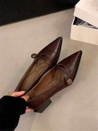 Women's Fashion Elegant French Rose Carved Button Low Vamp Comfortable High Heel Pumps