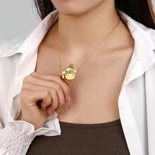 1pc Stainless Stell 2025 Graduation Necklace, Women's Simple Metal Doctoral Cap Pendant Necklace, Graduation Gift For Classmates And Friends In 2025