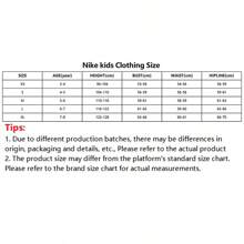 Nike Camiseta corta de cuello de punto NSW BOXY RETRO camiseta GC 2025 Youth U, color TIH0830-338