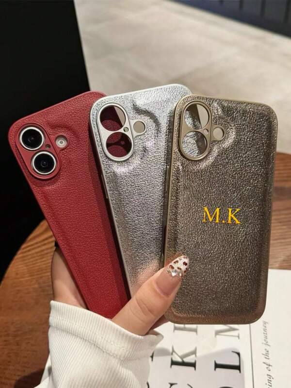 Capa de celular personalizada de couro com textura de lichia de luxo, nome personalizado com letras, proteção total da câmera e proteção contra quedas, capa de celular minimalista coreana dourada/prateada para casal retrô