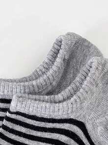 3 Pairs Random Women Minimalist Style Low Cut Invisible Boat Socks - Multicolor - View 3