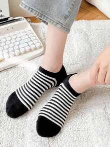 3 Pairs Random Women Minimalist Style Low Cut Invisible Boat Socks - Multicolor - View 5