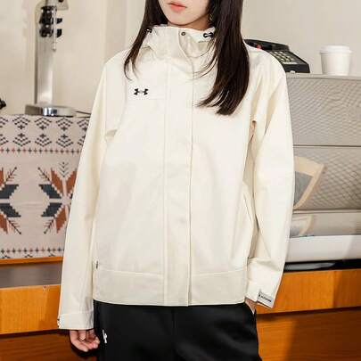 Under Armour女裝外套2026春季新款運動休閒防風連帽外套風衣23600402-101