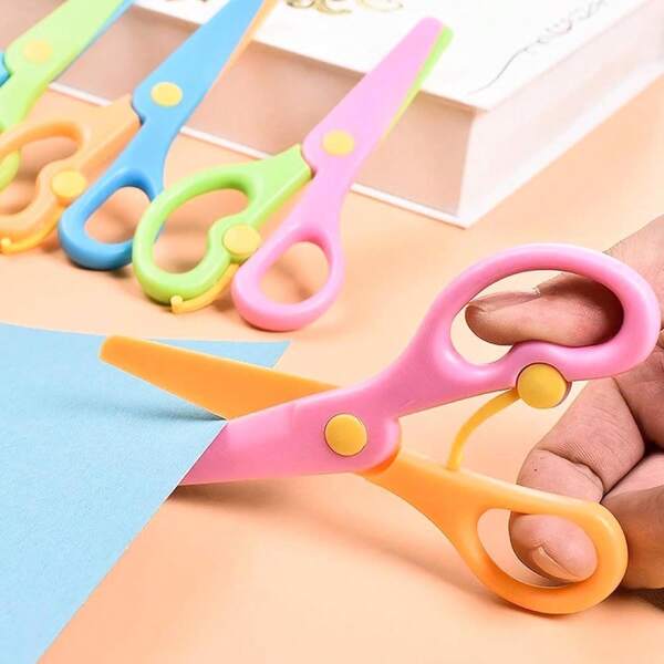 1/2/5 pièces Ciseaux en plastique, ciseaux de couleurs mignonnes, ciseaux d'artisanat pour enfants, ciseaux d'entraînement pour tout-petits et préscolaires, recommandés par les enseignants, ciseaux d'entraînement préscolaires bicolores, pour couper les fournitures d'artisanat en papier