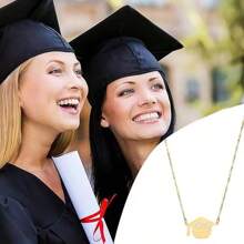 1pc Stainless Stell 2025 Graduation Necklace, Women's Simple Metal Doctoral Cap Pendant Necklace, Graduation Gift For Classmates And Friends In 2025