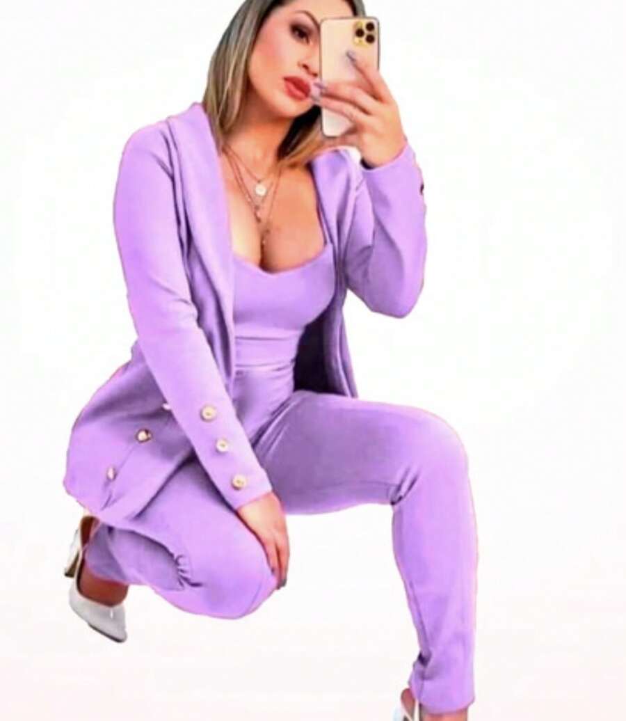 Conjunto Elegante de Tres Piezas para Mujer – Blazer, Top y Pantalón a Juego – Estilo Formal y Casual con Detalles de Perlas - Lila Púrpura - Ver 1