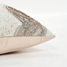 1pc Modern Geometric Jacquard Fabric Throw Pillow Cover, Without Filler. The Innovative Jacquard Craftsmanship Presents A Neat, Skin-Friendly And Comfortable Pillow With Subtle Spatial Artistic Sense, Enhancing The Fabric Quality. The Cushion Cover Is Suitable For Sofa, Bed, Car, Chair, Window Seat, Loveseat, Living Room, Bedroom, Floor, Bench, Office, Cafe, Etc.