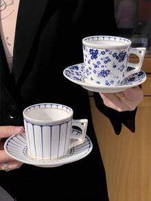 1 Set Cești și Farfurii Ceramice Geometrice cu Linie Aurie Pictate Manual, Set de Cești și Farfurii de Cafea Elegant de Lux în Stil Francez, Set de Cești și Farfurii pentru Desert cu Ceai de După-amiază European, Potrivit pentru Restaurant, Sufragerie, Cafenea