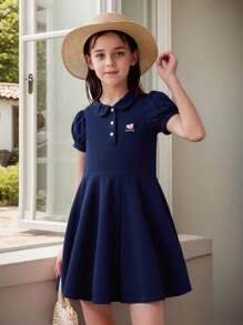 Vestido de Verão para Meninas, Vestido de Manga Curta Estilo Academia com Bordado de Coração Elegante e Manga Bufante para Crianças, Saia Casual Esportiva em Formato A para Meninas Pré-Adolescentes, Nova Moda de Roupas para Meninas