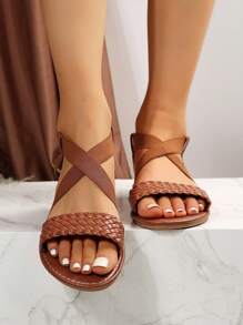 Nuevas sandalias planas de talla grande para mujer con punta redonda cómoda, tejido cruzado, estilo casual, para uso en exteriores, vacaciones, playa y verano