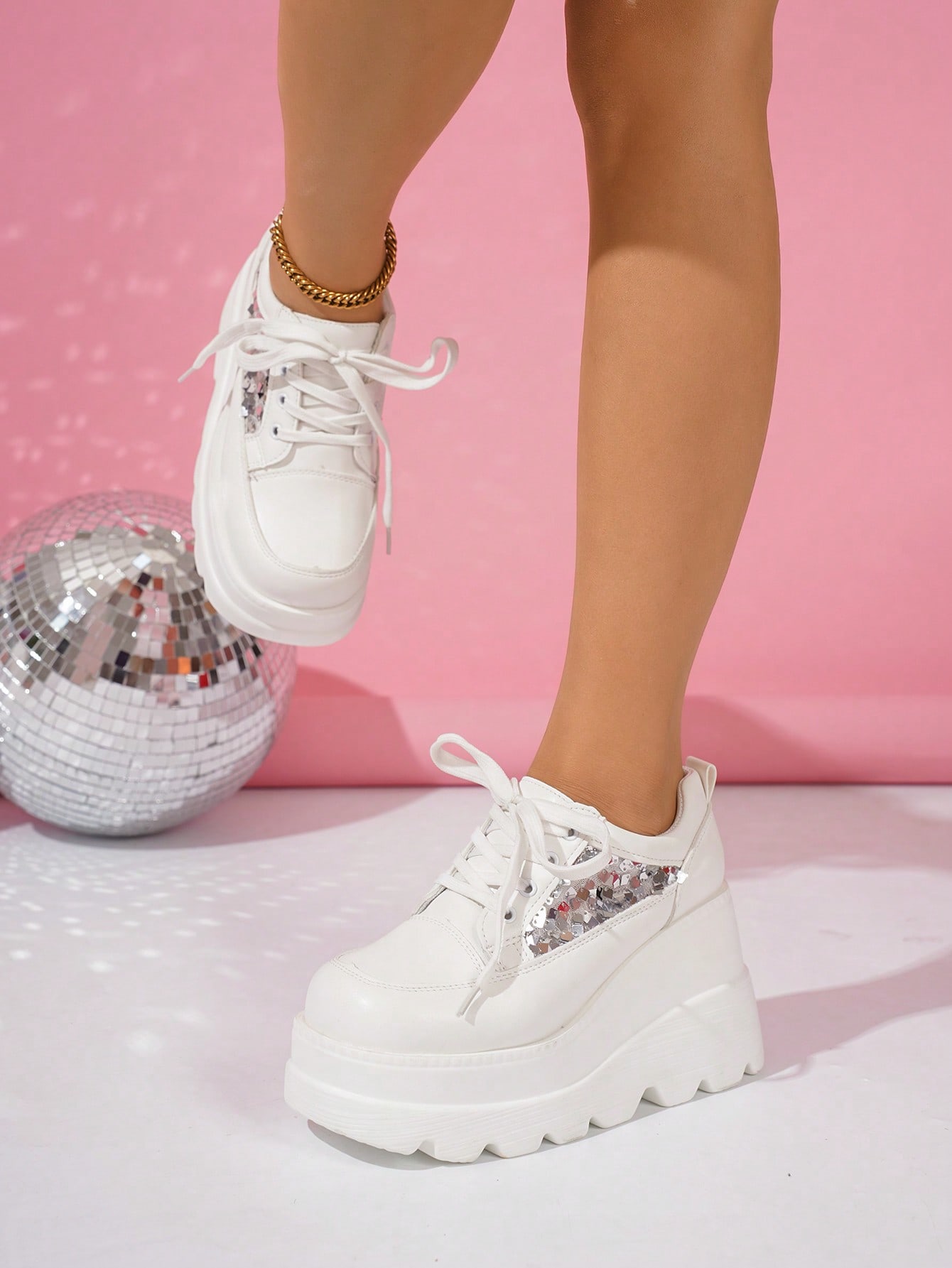 أحذية رياضية للسيدات بنعل سميك شبكي منفذ، أحذية كا...