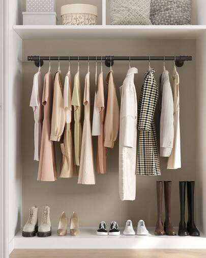 SONGMICS Kleiderstange für die Wand, Kleiderständer Wandmontage, Industrie-Design, platzsparend, 30 x 170 x 7 cm, 68 kg Belastbarkeit, einfache Montage, schwarz