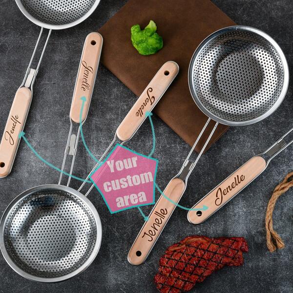 Individuell geferfelter Edelstahl Schlitzlöffel, Fritier-Schöpflöffel mit Holzgriff, mehrere Größen zum Aufhängen, Ölfilter, Geschenk für Familie, Geschenk für Kochprofis