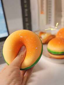 1 件逼真的汉堡挤压玩具，有弹性且可立即回弹，减压球，办公桌坐立不安玩具，适合男孩、女孩、圣诞节、生日、家庭日小礼物 - 咖啡棕 - 查看 2