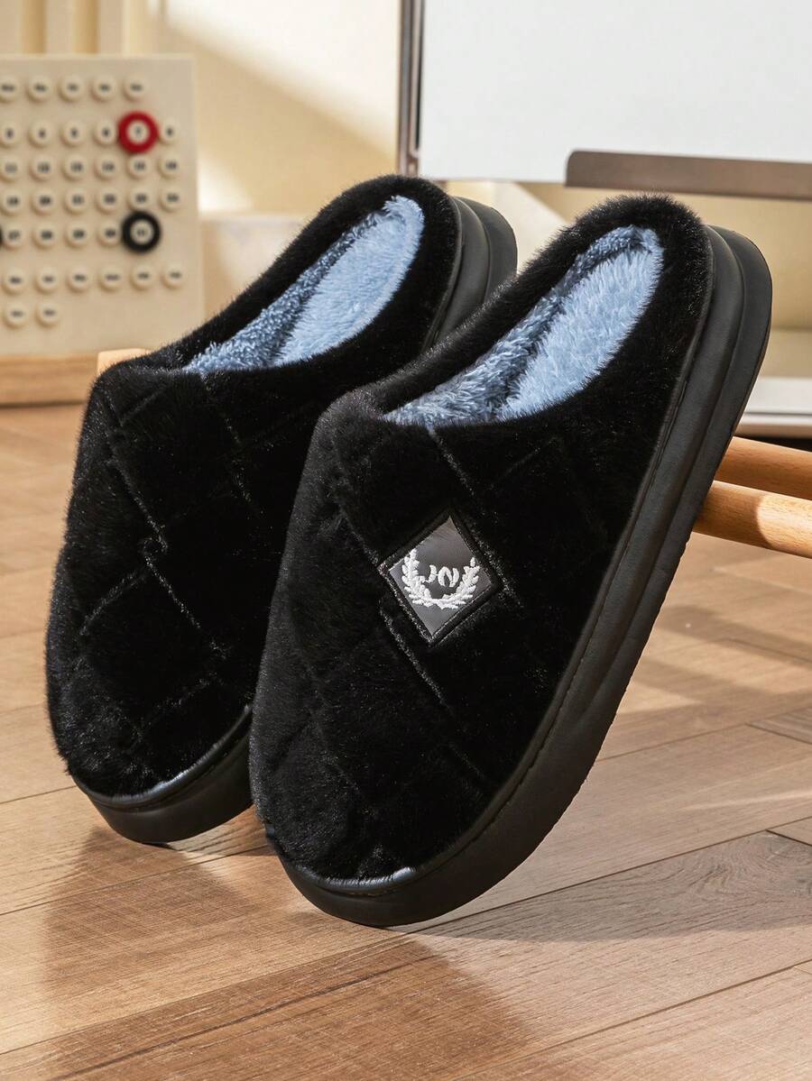 Dép đi trong nhà mùa đông đế cao dành cho nam - Họa tiết kẻ caro lông xù, chất liệu EVA ấm áp, mềm mại, nhẹ, chống trơn trượt, làm từ mút hoạt tính, năm 2025. - Đen và trắng - Xem 1