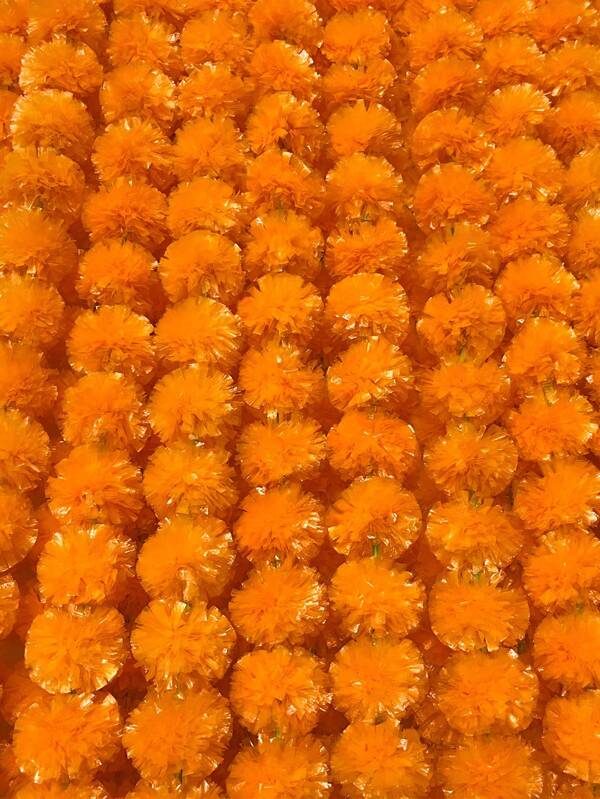 1 Pc Orange Marigold Garland For Decoration, 5 Feet Long Artificial Marigold Flowers Diwali Decor For Pooja, Wedding, Home Decorations