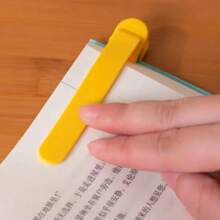 1PC Semn de carte de citire | Urmărire automată a paginii | Clip de marcaj inovator din silicon moale, portabil și elegant, minimalist, multifuncțional | Perfect pentru toate cărțile, cărțile de lucru, atlasele | Cadou ideal pentru colegii de clasă și cadou motivațional de învățare pentru copii.