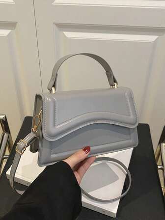 Ny kvinnlig enfärgad PU-läder liten fyrkantig handväska, enkel mode chic utomhusaxelväska med avtagbar och justerbar rem