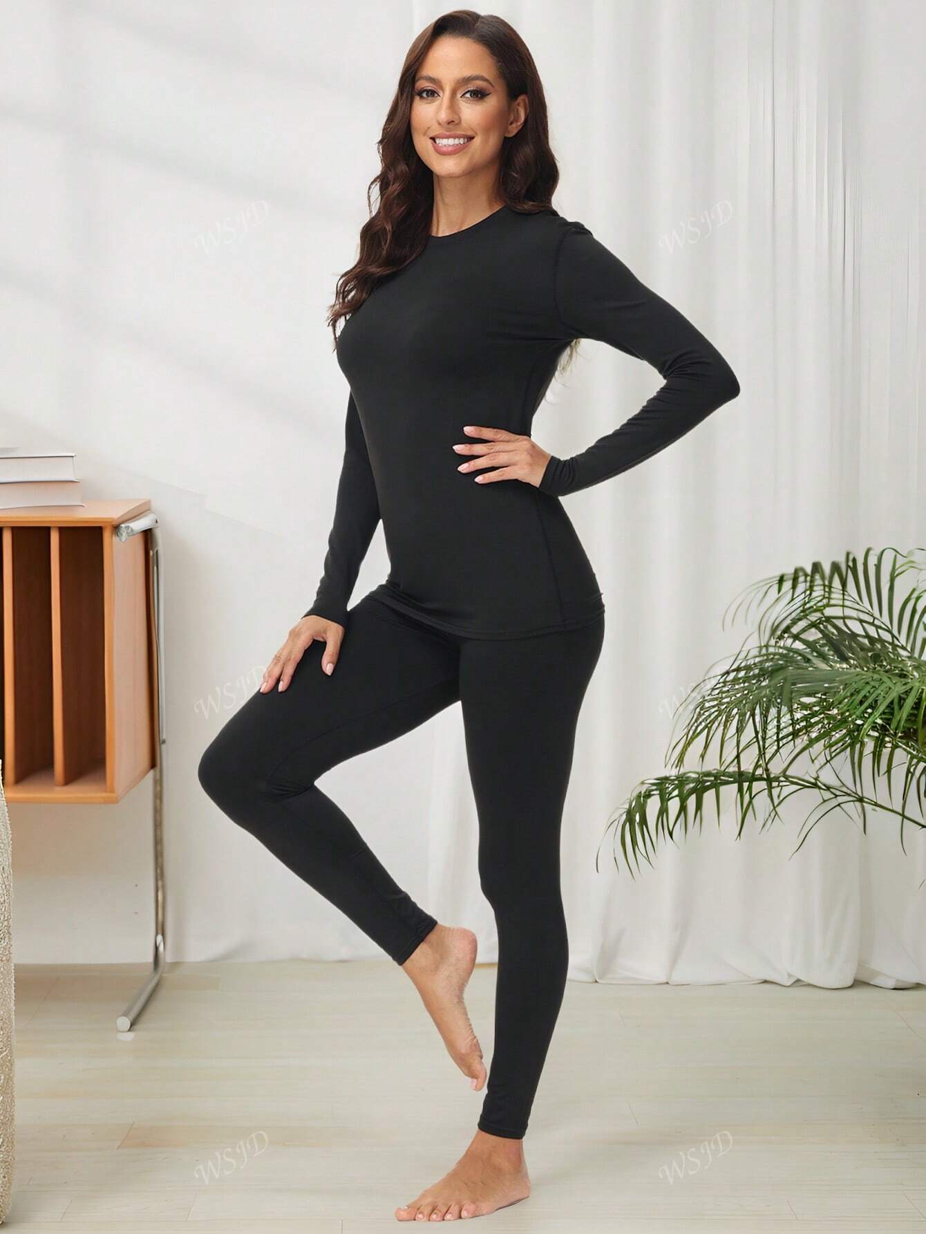 بيجاما شتوية داخلية حرارية من قطعتين للنساء مريحة