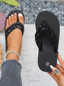 Tongs avec décorations de sequins pour femmes, tongs noires brillantes haut de gamme, sandales plates convenant pour les voyages et la plage
