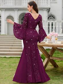 MIUSOL Robe de soirée longue sirène pour fête formelle, robe invitée de mariage, robe de soirée, avec encolure en V profond, dentelle florale, contraste de tulle et manches évasées à paillettes - Bordeaux - Voir 3