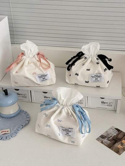 1 pieza Caja de pañuelos con decoración de lazo, soporte de papel de pañuelos con estampado lindo, caja de pañuelos para coche, decoración del hogar para sala de estar, dormitorio, cocina, caja de almacenamiento de gran capacidad, portavasos, regalo de Navidad/Halloween, mesa de comedor, suministros para el hogar, decoración del hogar, organización del hogar, decoración de habitaciones, accesorios de cocina, suministros de cocina, caja de almacenamiento de cocina, viaje, vacaciones