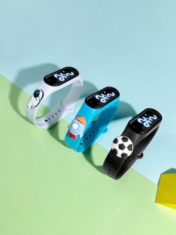 Set de 3 piezas: Reloj electrónico para niños con diseños de astronauta/cohete/fútbol, reloj digital LED minimalista de dibujos animados, pulsera rastreadora de actividad LED, adecuado para estudiantes de primaria y secundaria