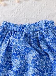 Set casual de 2 piezas de top de manga corta con estampado de mariposas + falda con estampado floral diminuto para niñas jóvenes en verano