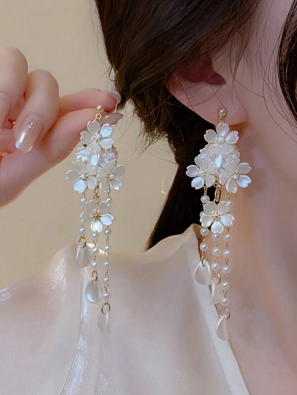 1 Pair White Flower Faux Pearl Earrings, French Romantic Style Zinc Alloy Earrings, Elegant For Daily Wear Or Festival Gifts