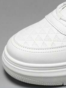 Primavera y verano nuevo bajo grueso fondo de los hombres casuales zapatos deportivos, la moda antideslizante resistente al desgaste con cordones zapatos para correr, color sólido ligero transpirable zapatos cómodos tenis de los hombres - Negro - Ver 7