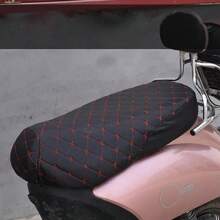 Copertura per sella di moto, imbottita e impermeabile, antiscivolo, rivestimento in finta pelle 3D, protezione per la sella della moto