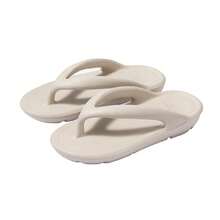 Miniso Stylish And Comfortable Women's Flip-Flops, Simple White Design, Lightweight And Breathable, Suitable For Beach, Vacation, Or Casual Daily Wear, Provides All-Day Comfort (1 PC) - White - View 1