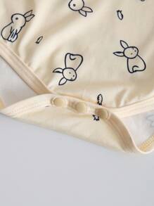 MommBaby Conjunto de 4 piezas de ropa para bebé niña - Mono estampado a cuadros, floral diminuto, estampado de dibujos animados y conjunto de camisola, ropa informal para recién nacidos y bebés
