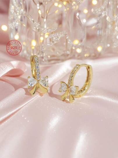 Artepollo 1 para hipoalergicznych kolczyków-kółek ze srebra próby 925 z cyrkoniami sześciennymi w kształcie serca i kokardki, wymarzonych i lśniących, w pudełku prezentowym, kolczyki dla dziewczynek, prezent urodzinowy/noworoczny, prezent na powrót do szkoły