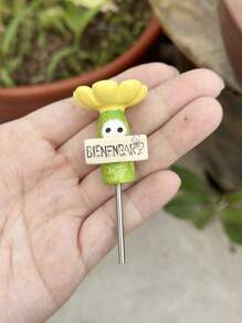 Floral Insect Waterer - Charming Waterer For Wild Bees And Insects, Biennbar Flower & Insect Waterer, Bee Water Station Cup, Butterfly Waterer Cup, Outdoor Garden Wood Pillar Yard Decor
