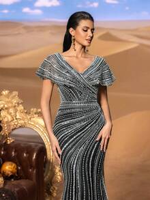 Faeriesty Luxury Beaded V-Nck Mermaid Evening Gown With Sculpted Silhouette & Dramatic Train | Gala Dresses For Red Carpet Events, Formal Banquets, Luxury Weddings, Black Tie Affairs, Charity Galas Party Elegant Spring Vacation - Black - View 9