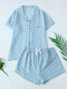 Conjunto de pijama de 2 piezas con top de manga corta y shorts con estampado de lunares, en color azul claro fresco
