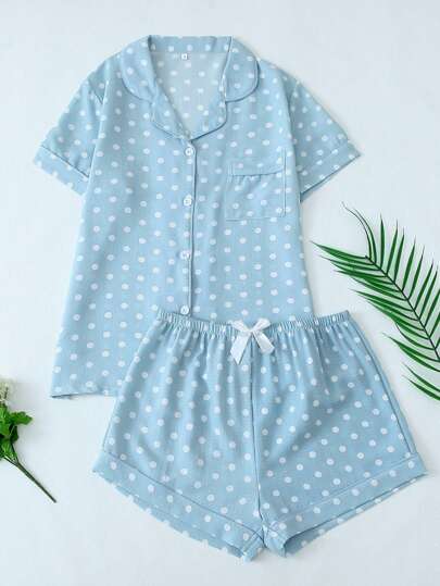 Conjunto de pijama de 2 piezas con top de manga corta y shorts con estampado de lunares, en color azul claro fresco