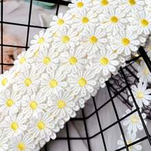 6 Yards Daisy Flower Lace Trim Ribbon - 0.98 Inch Width Fabric Embroidered Applique Ribbon For DIY Crafts And Projects - White Floral Pattern Lace Decoration