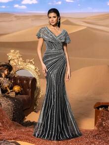 Faeriesty Luxury Beaded V-Nck Mermaid Evening Gown With Sculpted Silhouette & Dramatic Train | Gala Dresses For Red Carpet Events, Formal Banquets, Luxury Weddings, Black Tie Affairs, Charity Galas Party Elegant Spring Vacation - Black - View 8