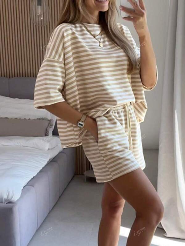 2-Pc Casual Women Striped Print Round Neck Blouse & Shorts Set