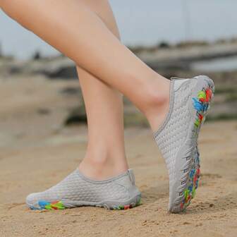 男女速干水鞋、水上鞋、赤脚鞋、一脚蹬柔软沙滩鞋、水上运动户外鞋、透气轻便舒适，适合泳池、沙滩、冲浪、散步、瑜伽、游泳